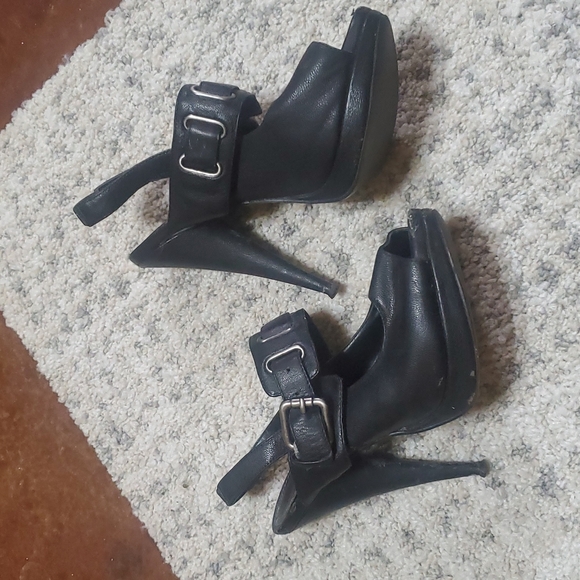 🪩 DISCO DEALS FERGI sling back, peeptoe platform pumps - Picture 6 of 6